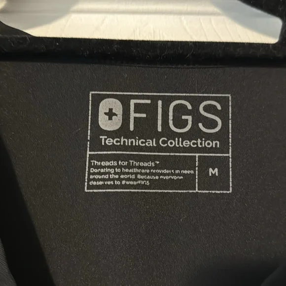 Figs Black Jogger Scrub Set - Picture 3 of 6